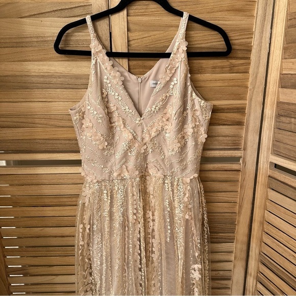 Dress The Population Valerie Floral-Lace Midi dress - Picture 10 of 13